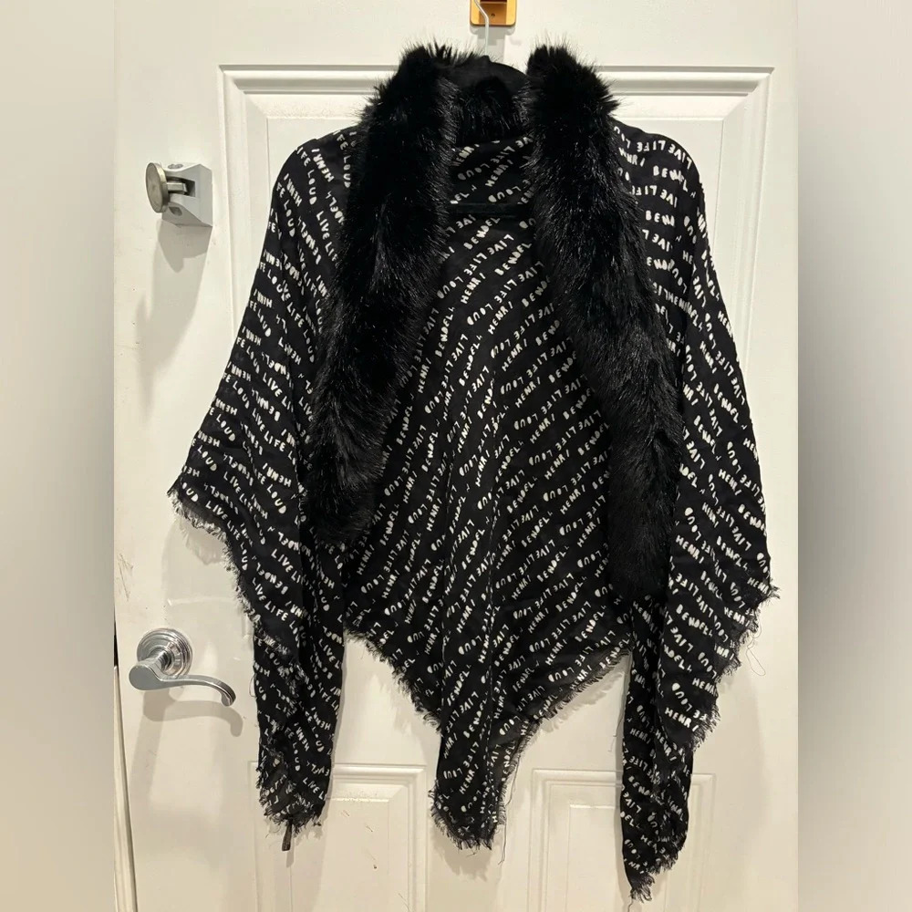 Henri Bendel Live Loud
Faux Fur Trim Collar Scarf
